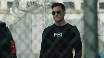 Ray-Ban aviator sunglasses worn by Supervisory Special Agent Remy Scott (Dylan McDermott) as seen in FBI: Most Wanted (S04E20)
