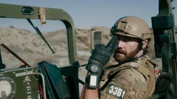 Garmin Foretrex GPS used on arm by Master Sergeant John Kinley (Jake Gyllenhaal) in Guy Ritchie's The Covenant