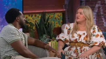 Vestido de cuello cuadrado Mille Tiered usado por Kelly Clarkson como se ve en The Kelly Clarkson Show el 15 de mayo de 2023