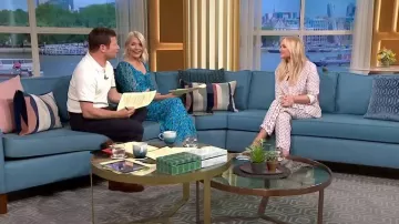 Silbatos Farfalle Flower Midi Vestido usado por Holly Willoughby como se ve en This Morning el 13 de junio de 2023
