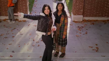 Converse Unisex Run Star Hike Deep Bordeaux Boots worn by Devi Vishwakumar (Maitreyi Ramakrishnan) as seen in Never Have I Ever (S04E05)