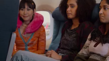 Staud Cargo Suéter usado por Eleanor Wong (Ramona Young) como se ve en Never Have I Ever (S04E05)
