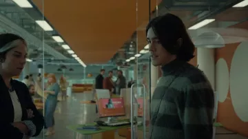 Allsaints Vila Knit Jumper usado por Trick (Nicky Torchia) como se ve en Black Mirror (S06E01)