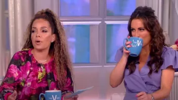 Dries Van Noten Heras Blusa floral usada por Sunny Hostin como se ve en The View el 16 de junio de 2023