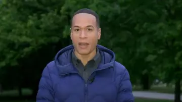 JW Anderson Ultra Light Down Parka en 67 Blue portée par Alex Perez comme vu dans Good Morning America le 16 juin 2023