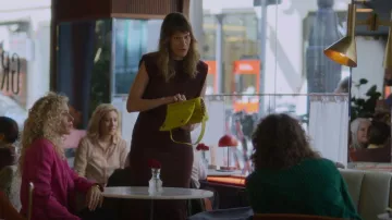 Kurt Geiger London mini Kensington Drench quilted bag worn by Valeria (Diana Gómez) as seen in Valeria (S03E02)