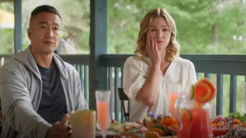 Emerson Fry Isla Chemisier porté par Maisy-May (Julia Stiles) vu dans The Lake (S02E01)