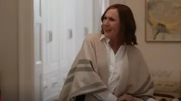 Max Mara Studio Cav­al­lo Wool Pon­cho worn by Pat Dubek (Molly Shannon) as seen in The Other Two (S03E08)