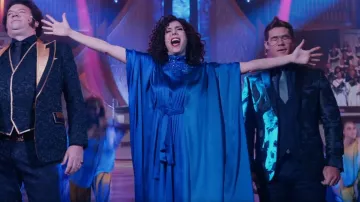 Andrew Gn Crystal Embelleshed Caftan Gown usado por Judy Gemstone (Edi Patterson) como se ve en The Righteous Gemstones (S03E01)