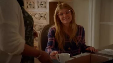 Chemisier Rails Hunter porté par Abby Clark (Connie Britton) vu dans le 9-1-1 (S01E10)