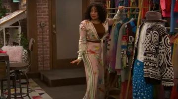 Casablanca Print­ed Silk Satin Wide Pants worn by Raven Baxter (Raven-Symoné) as seen in Raven's Home (S06E07)