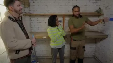 Jumper 1234 Stripe Crop Crew porté par Dilly Carter comme on le voit dans Sort Your Life Out With Stacey Solomon (S02E04)