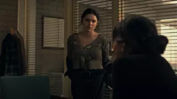 R13 Distressed Floral Cropped Cardigan worn by Sarah Cushing (Inde Navarrette) as seen in Superman & Lois (S03E12)
