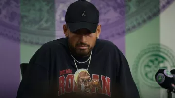 T-shirt Mitchell & Ness Dennis Rodman porté par Nick Kyrgios dans Break Point (S01E07)