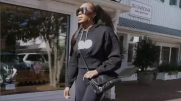 Gucci Eyewear Over­sized Tint­ed Sun­glass­es worn by Sanya Richards-Ross as seen in The Real Housewives of Atlanta (S15E07)