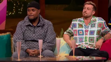 Sandro Patterned Zip-front Hooded Hooded Jacket porté par Chunkz (Amin Mohamed) comme on le voit dans Love Island: Aftersun
