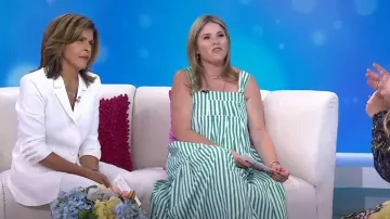 Cinq a Sept Khloe Ruched Sleeve Blazer usado por Hoda Kotb como se ve en Today with Hoda & Jenna el 22 de junio de 2023