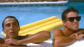 Gafas de sol Ray-ban Wayfarer usadas por George Michael como se ve en Wham! película