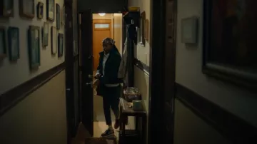 Nike Air Max 90 Black Phantom portée par Sydney Adamu (Ayo Edebiri) vue dans The Bear (S01E05)