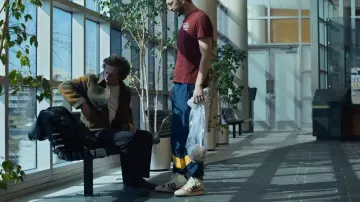 Birkenstock Tokio worn by Carmen 'Carmy' Berzatto (Jeremy Allen White) as seen in The Bear (S01E08)