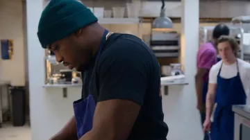 Off-White Degradé Arrows S/S T-Shirt worn by Marcus (Lionel Boyce) as seen in The Bear (S01E08)