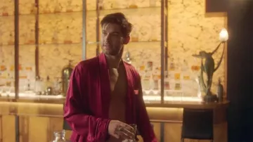 The pink dressing gown worn by Lucifer Morningstar (Tom Ellis) in the series Lucifer (Season 5 Episode 10)