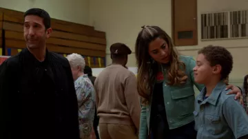 Pendientes usados por Pilar Herrera (Lorenza Izzo) en la serie de televisión Feed the Beast (Temporada 1, Episodio 10)