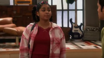 Zara Over­sized Check Over­shirt worn by Millicent (Jaidyn Triplett) as seen in iCarly (S03E05)