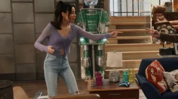 Madre The Hustler Ankle Chew Jeans en Petal Plucker usado por Carly Shay (Miranda Cosgrove) como se ve en iCarly (S03E05)