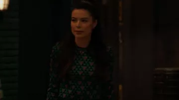 Diane Von Furstenberg Roberta Suéter en Dot Snake & Fall Green usado por Carly Shay (Miranda Cosgrove) como se ve en iCarly (S03E05)