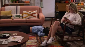 Nike Blazer Low '77 Jumbo In White worn by Sophie (Hilary Duff) as seen in How I Met Your Father (S02E17)