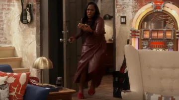 Sam Edelman Leon Sandalias usadas por Harper Bettencourt (Laci Mosley) como se ve en iCarly (S03E05)