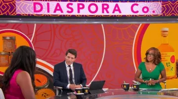 Robe de cocktail en crêpe boutonnée Safiyaa portée par Gayle King comme vu dans CBS Mornings le 23 juin 2023