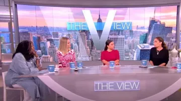 Altuzarra Argolis Drapeped Rib-Knit Maxi Vestido usado por Ana Navarro como se ve en The View el 26 de junio de 2023