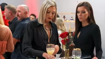 Tom Ford Costa Mini vestido usado por Heather Dubrow como se ve en The Real Housewives of Orange County (S17E03)