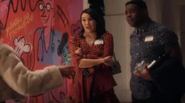 Topshop Rose Print Vestido usado por Zoë (Zoë Chao) como se ve en The Afterparty (S01E01)