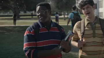 Tommy Hilfiger Mens Classic Fit Long Sleeve Rugby Polo usado por Aniq (Sam Richardson) como se ve en The Afterparty (S01E05)