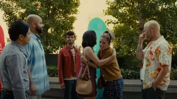Madewell Le sac à bandoulière Sydney porté par Katie (Carla Gallo) vu dans Platonic (S01E08)