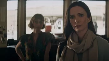 Ulla Johnson Kai Top porté par Chrissy Beppo (Sofia Hasmik) vu dans Superman & Lois (S03E13)