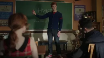 Agatherersgarden 1950s Knit Varsity Letterman Cardigan usado por como se ve en Riverdale (S07E13)