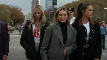 Loser Machine Sick Boy Twill Jacket In Black porté par Sixtine Stallone comme vu dans The Family Stallone (S01E08)