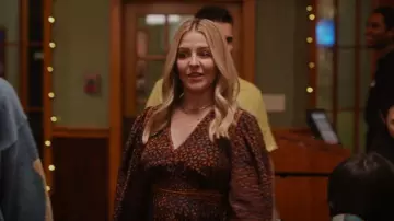 Ulla Johnson Hayana Robe portée par Brooke Dubek (Heléne Yorke) vue dans The Other Two (S03E10)