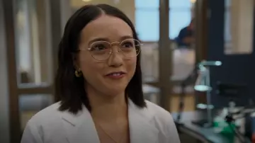 Madewell Edged Chunky Small Hoop Earrings worn by Luna (Rachel Marsh) as seen in Unstable (S01E05)