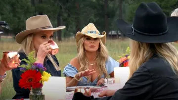 Shein Denim Twist Mini Vestido usado por Tamra Judge como se ve en The Real Housewives of Orange County (S17E04)