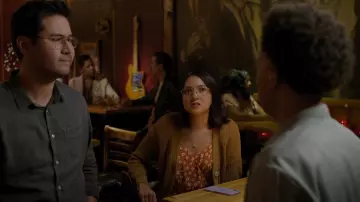 Madewell Sycamore V-Neck Cardigan worn by Luna (Rachel Marsh) as seen in Unstable (S01E05)