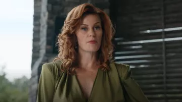 Zhivago Betsy Midi Vestido usado por Amber Gemstone (Cassidy Freeman) como se ve en The Righteous Gemstones (S03E02)