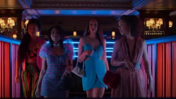 Alexis Tokyo Dress In Electric usado por Whitney (Amber Stevens West) como se ve en Run the World (S02E06)
