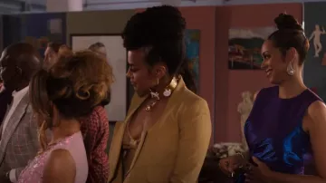 Robe Lanvin Iridescent Faille portée par Whitney (Amber Stevens West) vue dans Run the World (S02E06)