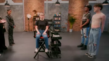 Vans Old Skool Clas­sics Shoe worn by Charlie Carter as seen in Glow Up: Britain's Next Make-Up Star (S04E01)