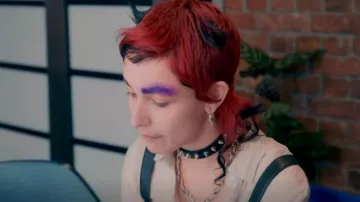 Shaanfashionz Met­al Spike Chok­er worn by Sophie Gouk as seen in Glow Up: Britain's Next Make-Up Star (S04E01)